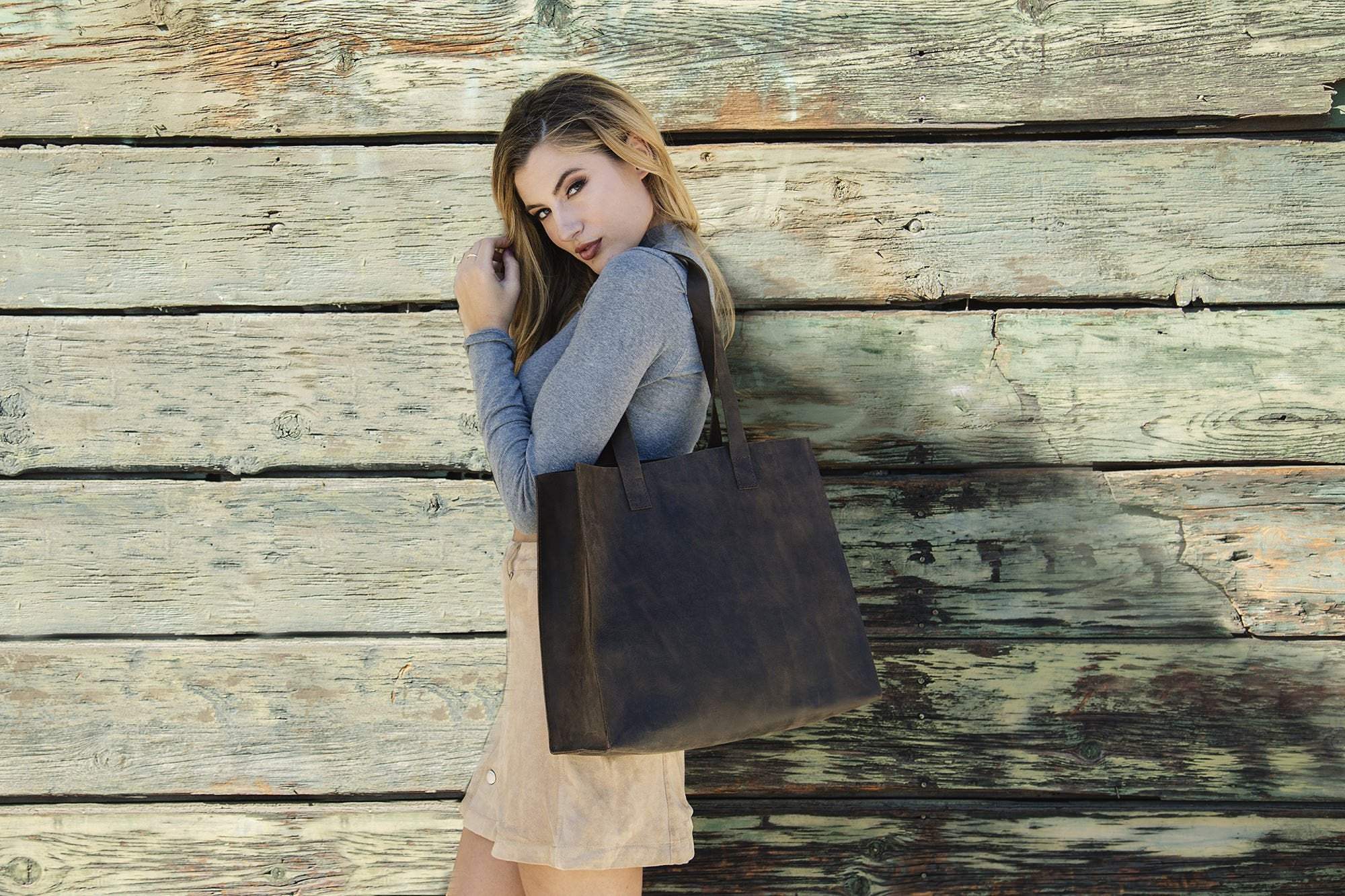 Kiko Raw Edge Tote bag in top grain marbled mocha leather with vintage square shape and spacious chestnut interior