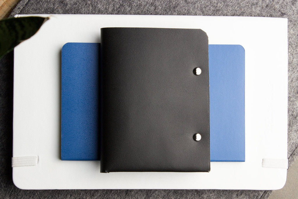 Unstitched leather twofold wallet handmade from vegetable-tanned cowhide with billfold and card slots