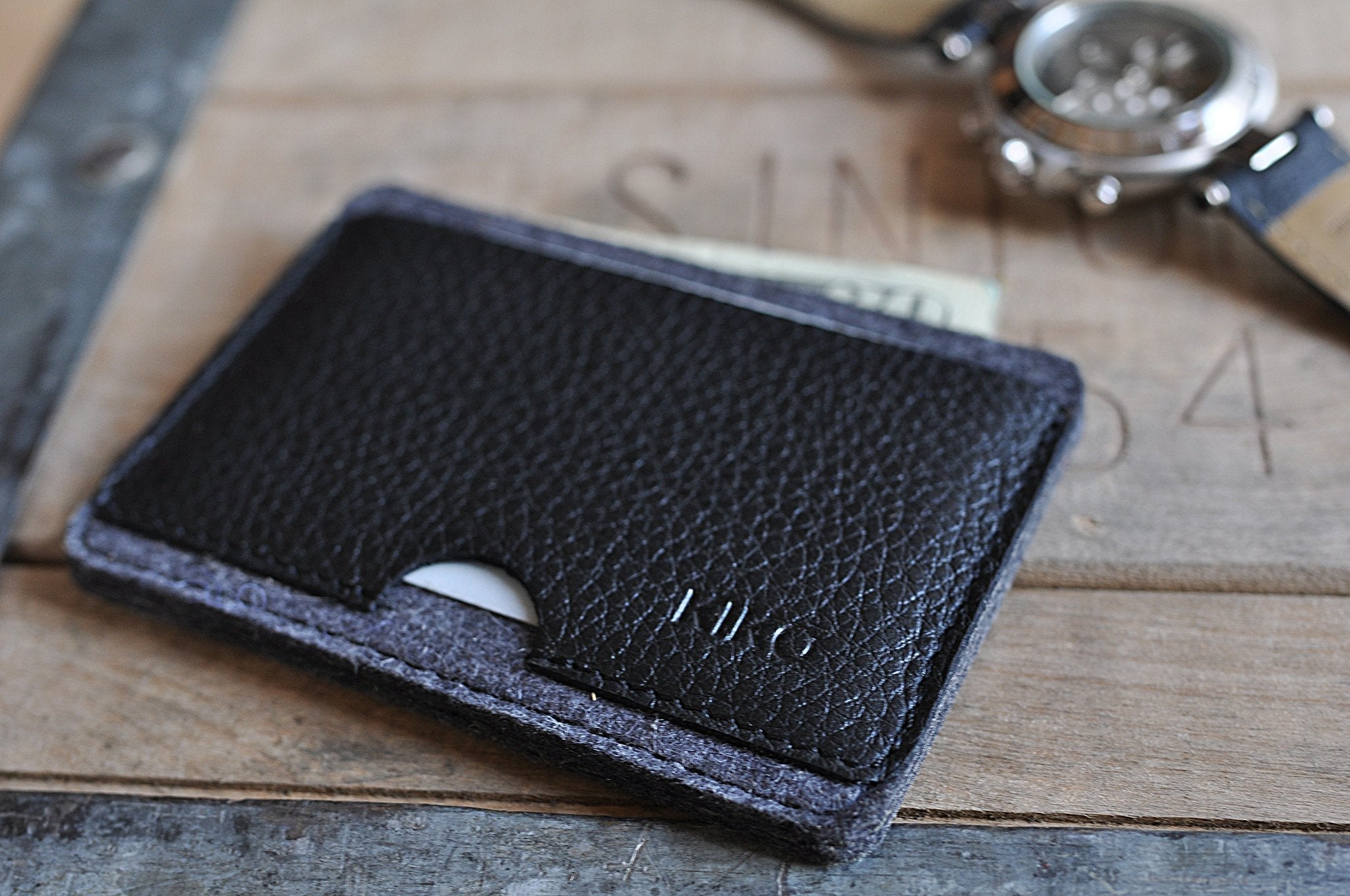 Combo Card Leather Wallet made of wool felt and vegetable tanned cowhide with heat-burnished details and slim minimalist design
