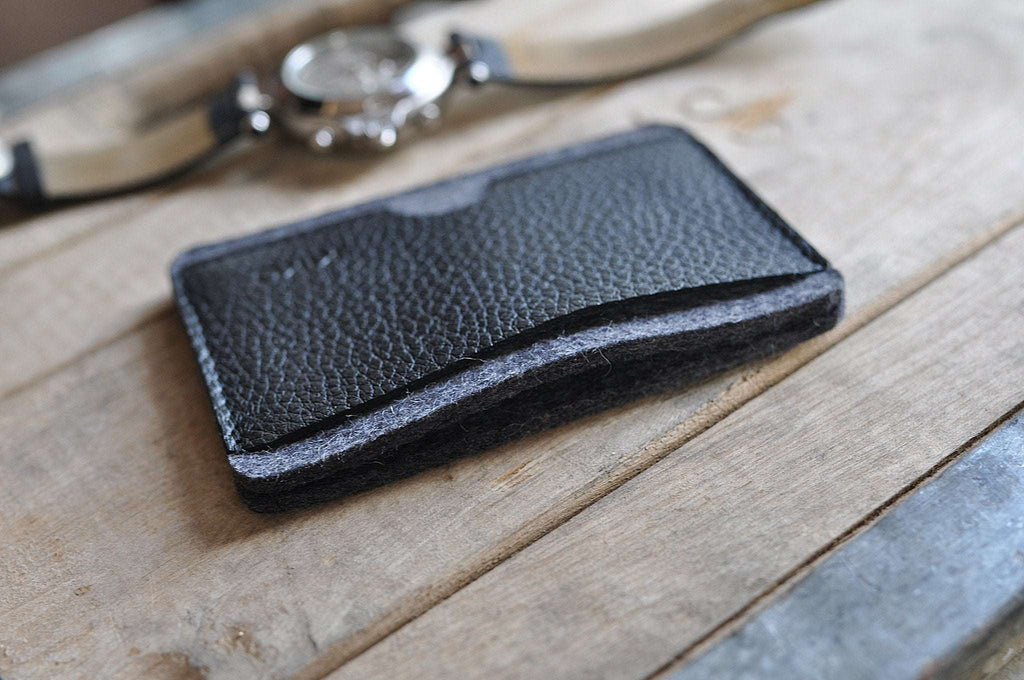 Combo Card Leather Wallet made of wool felt and vegetable tanned cowhide with minimalist design and two card slots