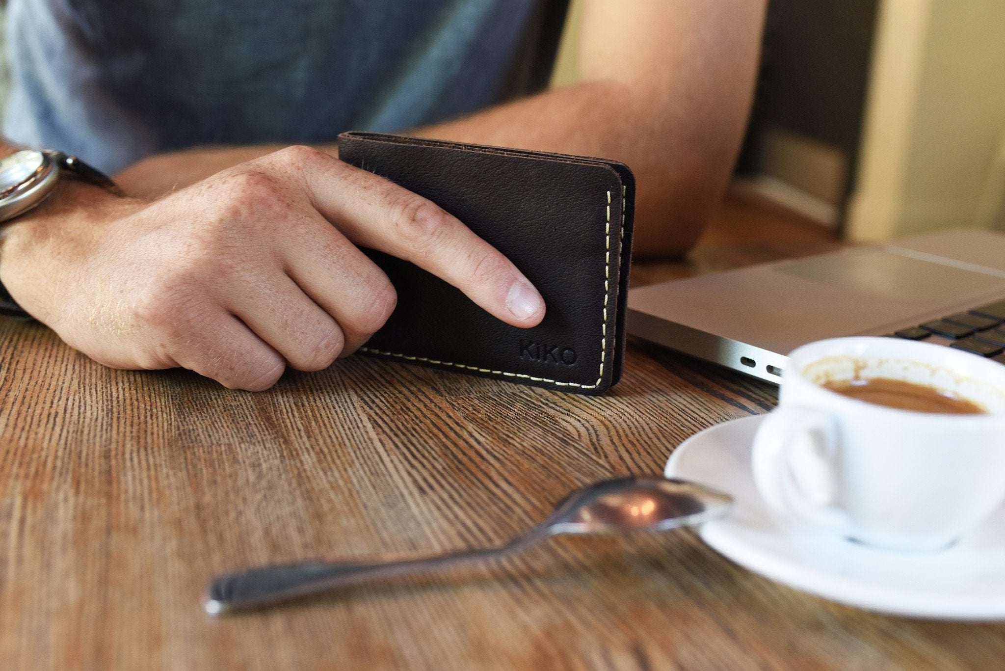 Wave Bifold Leather Wallet with 6 card slots and light stitching design