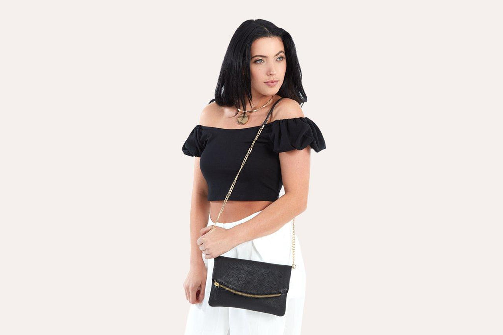 Kiko flap clutch bag in genuine pebble leather with removable chain strap and magnetic closure