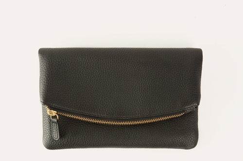 Kiko flap clutch bag in genuine pebble leather with removable chain strap and magnetic closure