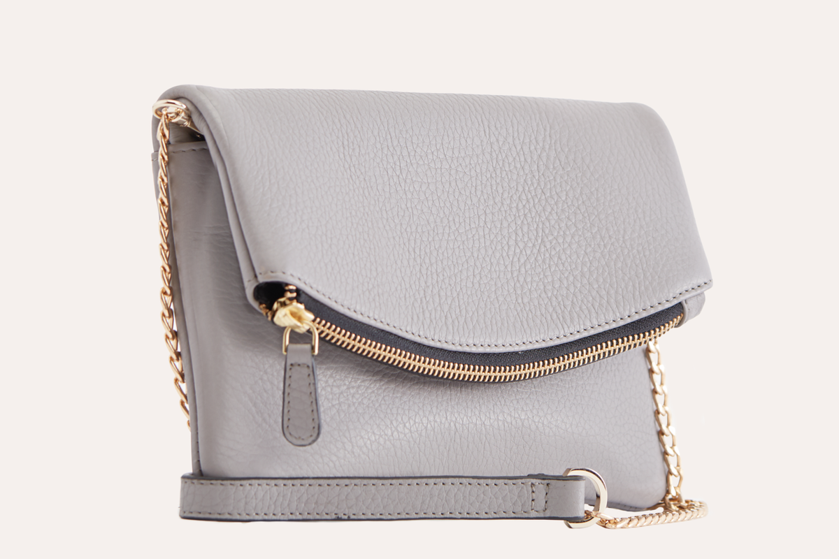 Kiko flap clutch bag in genuine pebble leather with removable chain strap and magnetic closure