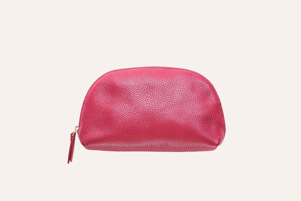 Medium travel case in genuine pebble leather with zipper closure and internal pocket