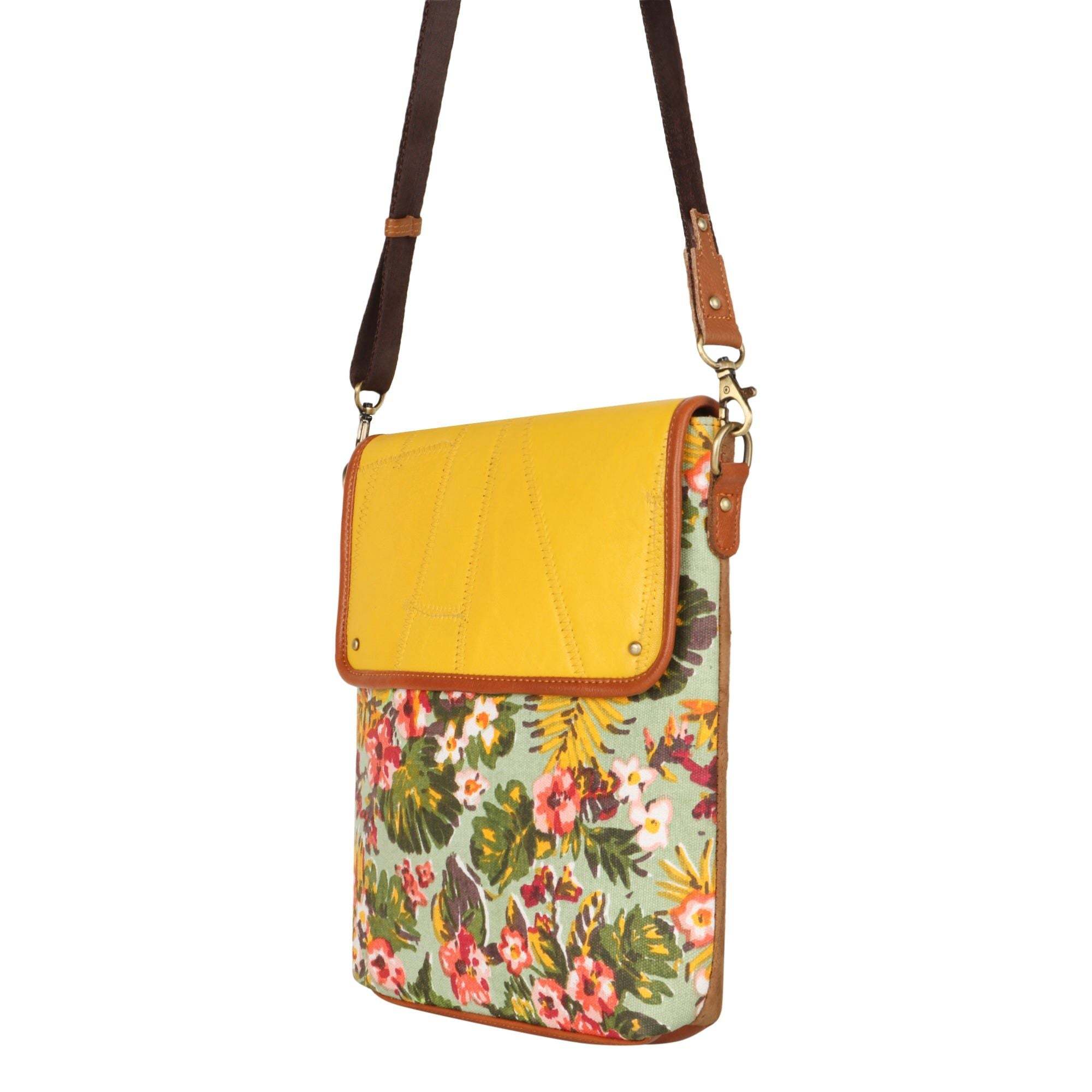 Vaan & Co Cavalier Crossbody bag in sustainable herringbone design made from upcycled leather and recycled canvas